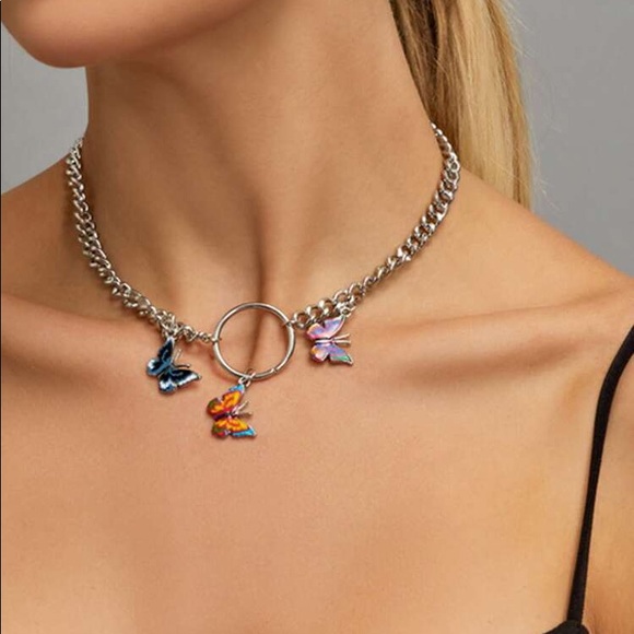Jewelry - Butterfly chain choker 🦋